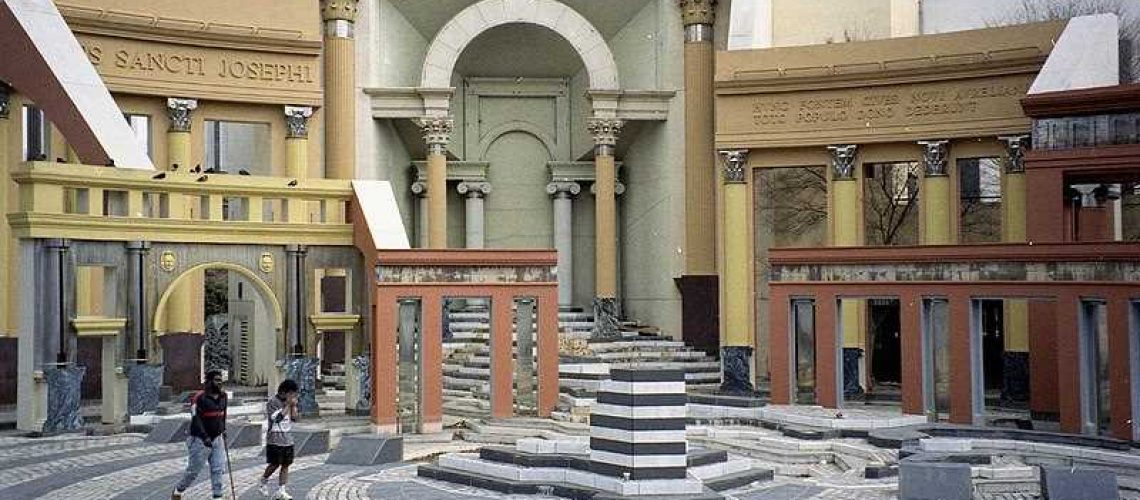 PiazzaDItalia1990