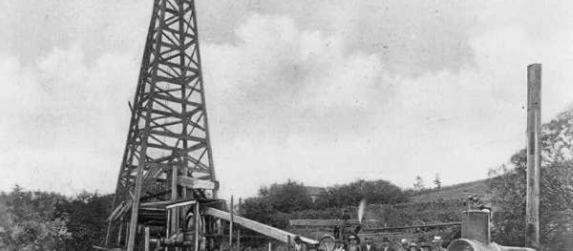 oil derrick